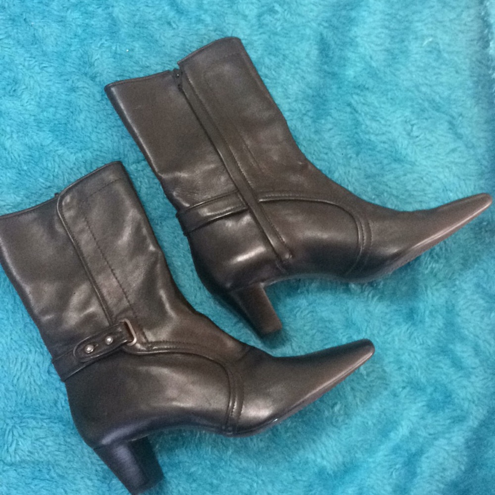Size 7.5 Black Leather Cole Haan Ankle Boots 🖤